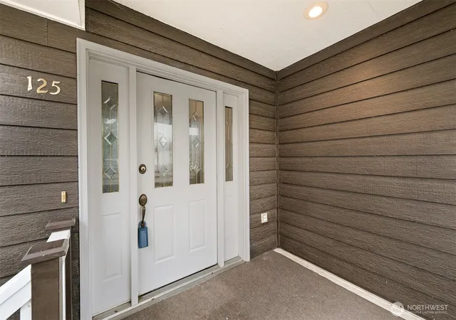 Photo 3 of Single family home for sale at 125 Greens Ln, Everson, WA 98247 | MLS# NWM2586756 | Listing updated on 2026-10-01