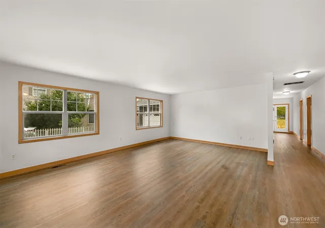 Photo 4 of Single family home for sale at 125 Greens Ln, Everson, WA 98247 | MLS# NWM2586756 | Listing updated on 2026-10-01