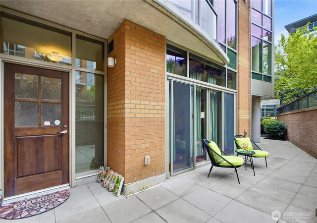 Photo 3 of Townhouse for sale at 10620 Ne 9th Place #TH-6, Bellevue, WA 98004 | MLS# NWM2586787 | Listing updated on 2026-09-25