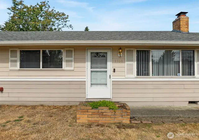 Photo 2 of Sale Pending at 1731 117th Street S, Tacoma, WA 98444 | MLS# NWM2586796 | Listing updated on 2026-09-29