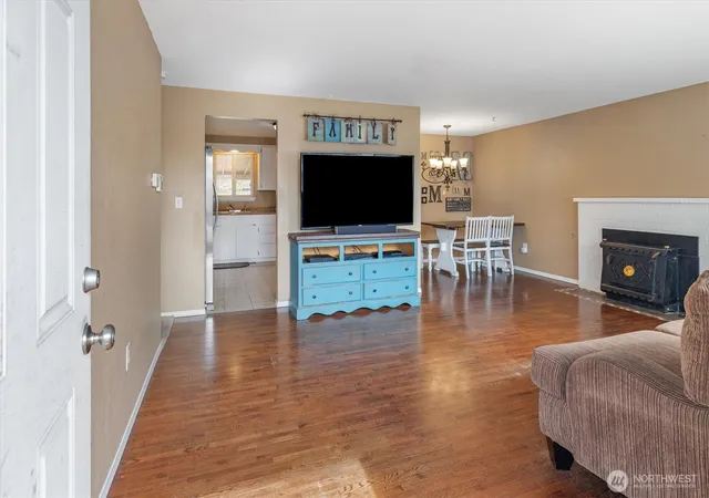 Photo 3 of Sale Pending at 1731 117th Street S, Tacoma, WA 98444 | MLS# NWM2586796 | Listing updated on 2026-09-29
