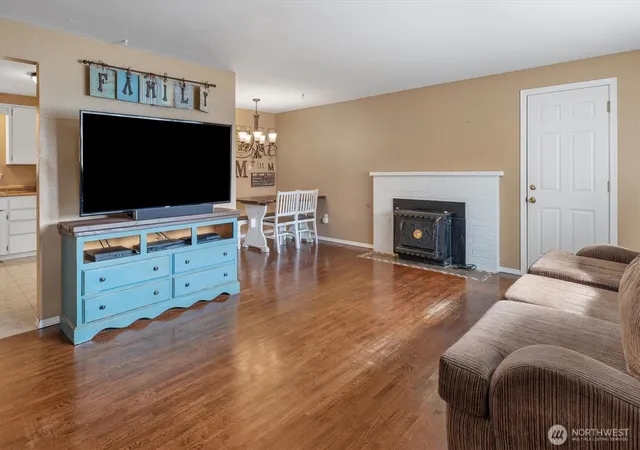 Photo 3 of Sale Pending at 1731 117th Street S, Tacoma, WA 98444 | MLS# NWM2586796 | Listing updated on 2026-09-29