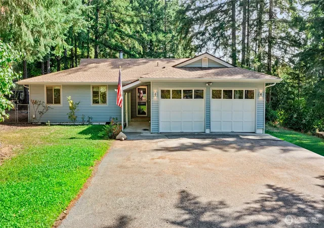 Photo 1 of Single family home for sale at 91 Ne Rainier Pl S, Belfair, WA 98528 | MLS# NWM2586801 | Listing updated on 2026-09-29