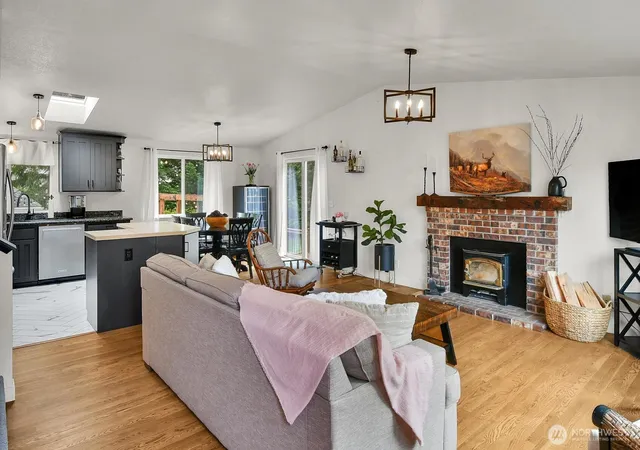 Photo 3 of Single family home for sale at 16226 2nd Place W, Lynnwood, WA 98087 | MLS# NWM2586809 | Listing updated on 2026-10-01