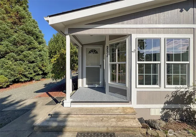 Photo 3 of Sale Pending at 251 Heather Cir, Port Angeles, WA 98362 | MLS# NWM2586813 | Listing updated on 2026-10-02