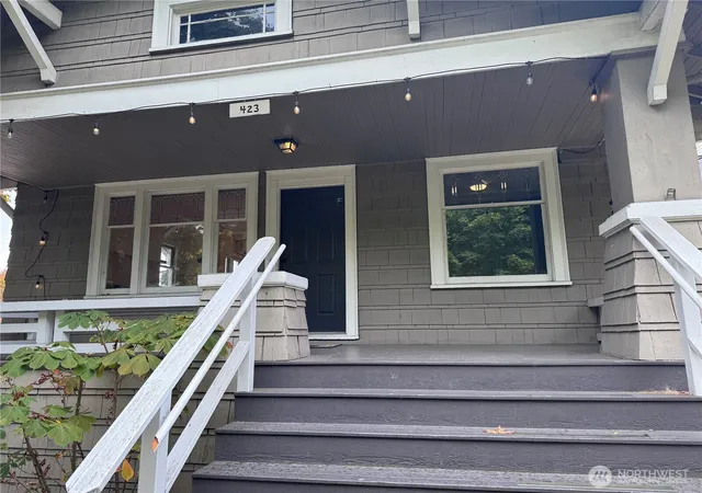 Photo 3 of Single family home for sale at 423 N 50th Street, Seattle, WA 98103 | MLS# NWM2586814 | Listing updated on 2026-09-29