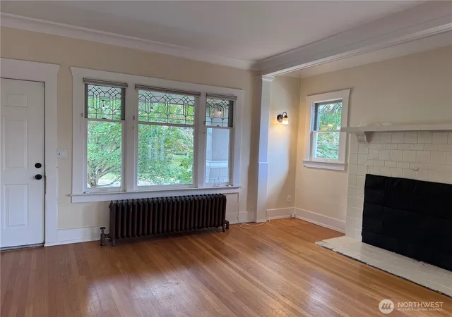 Photo 4 of Single family home for sale at 423 N 50th Street, Seattle, WA 98103 | MLS# NWM2586814 | Listing updated on 2026-09-29