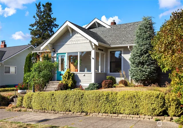 Photo 2 of Sale Pending at 3930 S Ferdinand St, Seattle, WA 98118 | MLS# NWM2586820 | Listing updated on 2026-09-28