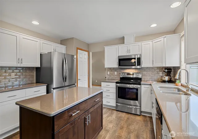 Photo 4 of Single family home for sale at 4613 149th Place SE, Everett, WA 98208 | MLS# NWM2586822 | Listing updated on 2026-10-01