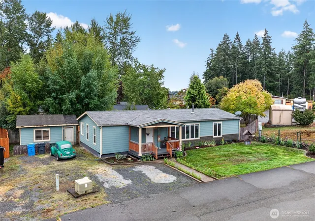 Photo 3 of Manufactured home for sale at 18303 85th Avenue Ct E, Puyallup, WA 98375 | MLS# NWM2586823 | Listing updated on 2026-09-25
