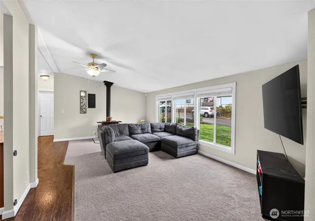 Photo 4 of Manufactured home for sale at 18303 85th Avenue Ct E, Puyallup, WA 98375 | MLS# NWM2586823 | Listing updated on 2026-09-25