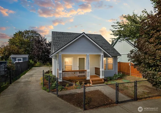 Photo 2 of Single family home for sale at 307 Solberg St Nw, Yelm, WA 98597 | MLS# NWM2586824 | Listing updated on 2026-10-01
