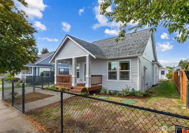 Photo 3 of Single family home for sale at 307 Solberg St NW, Yelm, WA 98597 | MLS# NWM2586824 | Listing updated on 2026-10-01