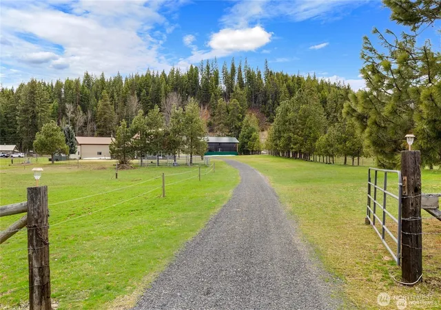 Photo 3 of Single family home for sale at 4010 Teanaway Middle Frk Rd, Cle Elum, WA 98922 | MLS# NWM2586833 | Listing updated on 2026-09-28