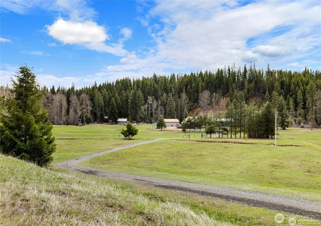 Photo 4 of Single family home for sale at 4010 Teanaway Middle Frk Rd, Cle Elum, WA 98922 | MLS# NWM2586833 | Listing updated on 2026-09-28