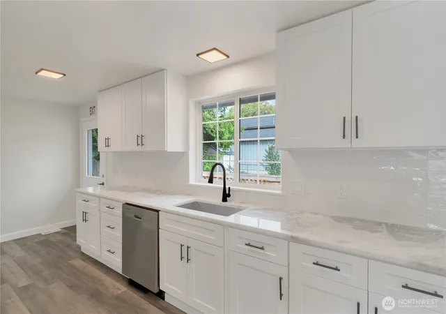 Photo 4 of Single family home for sale at 808 Sauk Mountain Dr, Sedro Woolley, WA 98284 | MLS# NWM2586845 | Listing updated on 2026-09-30