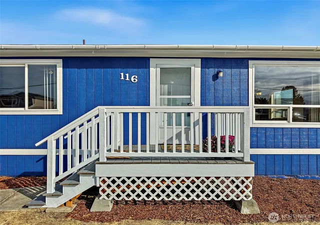 Photo 2 of Manufactured home for sale at 116 3rd Avenue Nw, Pacific, WA 98047 | MLS# NWM2586852 | Listing updated on 2026-09-27