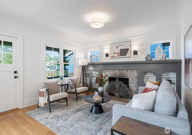 Photo 4 of Single family home for sale at 7916 Renton Ave S, Seattle, WA 98118 | MLS# NWM2586856 | Listing updated on 2026-10-01