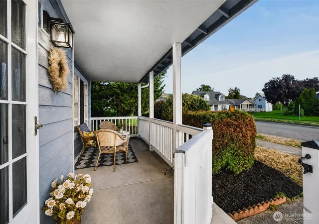 Photo 3 of Single family home for sale at 15419 Daffodil St Ct E, Sumner, WA 98390 | MLS# NWM2586858 | Listing updated on 2026-09-25