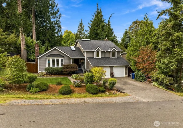 Photo 1 of Single family home for sale at 425 Jasmine Pl Nw, Issaquah, WA 98027 | MLS# NWM2586859 | Listing updated on 2026-10-01