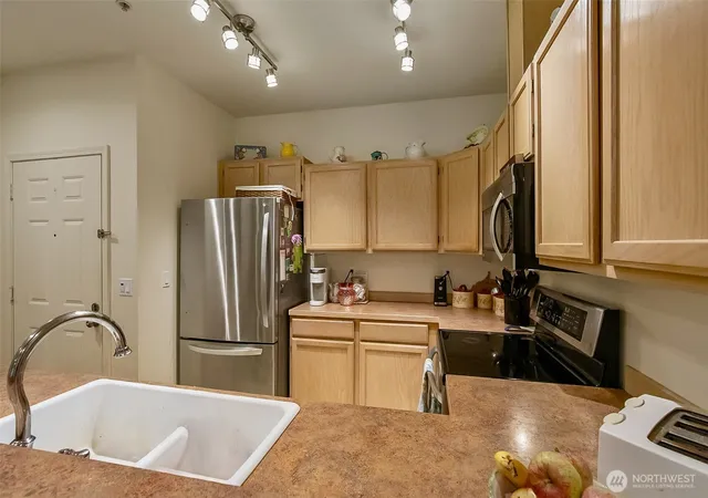 Photo 3 of Condo for sale at 5400 Harbour Pointe Blvd #K102, Mukilteo, WA 98275 | MLS# NWM2586868 | Listing updated on 2026-10-01