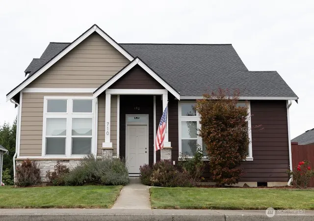 Single family home for sale at 710 Miller St, Winlock, WA 98596 | MLS# NWM2586871
