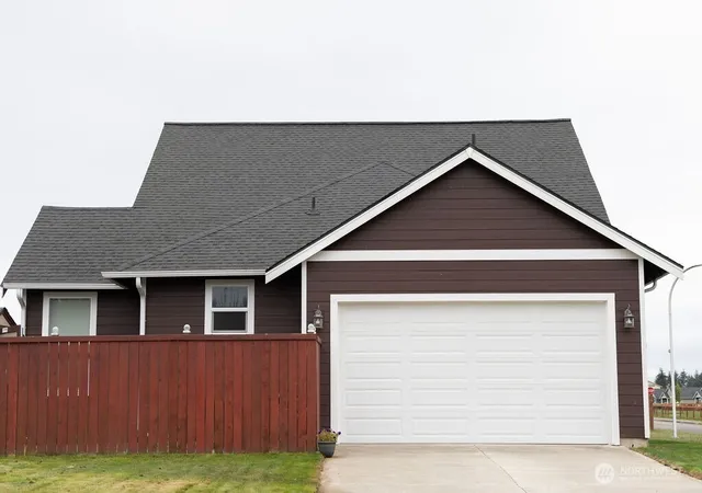 Photo 3 of Single family home for sale at 710 Miller St, Winlock, WA 98596 | MLS# NWM2586871 | Listing updated on 2026-09-29