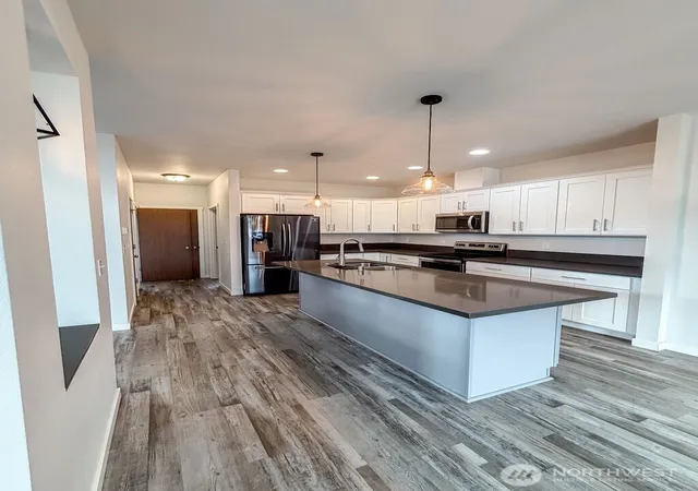 Photo 4 of Single family home for sale at 710 Miller St, Winlock, WA 98596 | MLS# NWM2586871 | Listing updated on 2026-09-29
