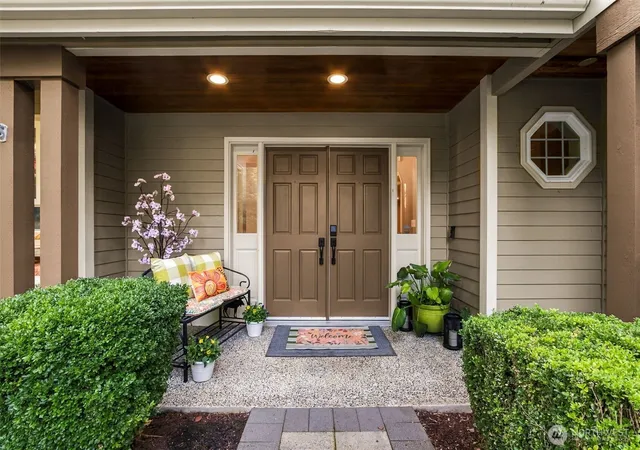 Photo 3 of Single family home for sale at 26257 Se 162 Place, Issaquah, WA 98027 | MLS# NWM2586878 | Listing updated on 2026-09-28