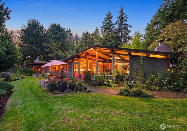 Photo 1 of Sale Pending at 1891 Sw 170th Street, Normandy Park, WA 98166 | MLS# NWM2586888 | Listing updated on 2026-10-01