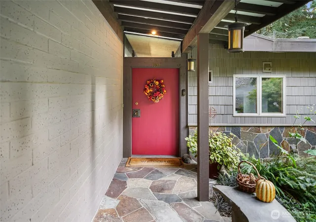Photo 3 of Sale Pending at 1891 Sw 170th Street, Normandy Park, WA 98166 | MLS# NWM2586888 | Listing updated on 2026-10-01