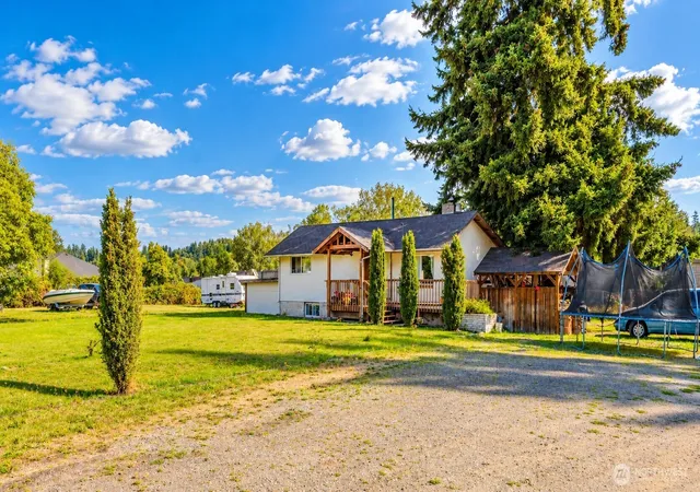 Photo 3 of Single family home for sale at 3804 Meadow Ave N, Renton, WA 98056 | MLS# NWM2586896 | Listing updated on 2026-09-25