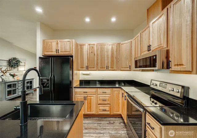 Photo 3 of Sale Pending at 144 Paradise Acres Rd, Kalama, WA 98625 | MLS# NWM2586900 | Listing updated on 2026-09-29