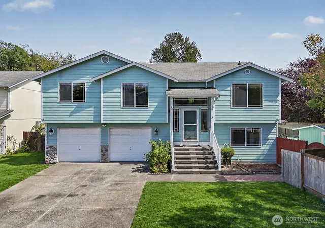 Single family home for sale at 3011 12th Street Pl SW, Puyallup, WA 98373 | MLS# NWM2586907