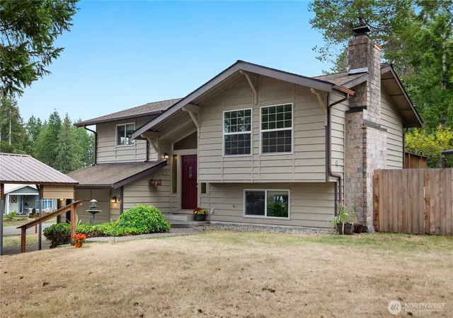 Photo 1 of Single family home for sale at 11 E Alder Pl W, Shelton, WA 98584 | MLS# NWM2586909 | Listing updated on 2026-10-14