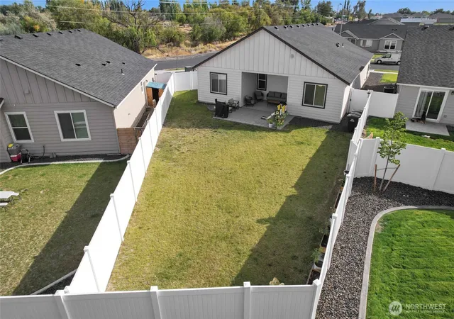 Photo 3 of Single family home for sale at 4212 W Bufflehead Blvd, Moses Lake, WA 98837 | MLS# NWM2586910 | Listing updated on 2026-09-25
