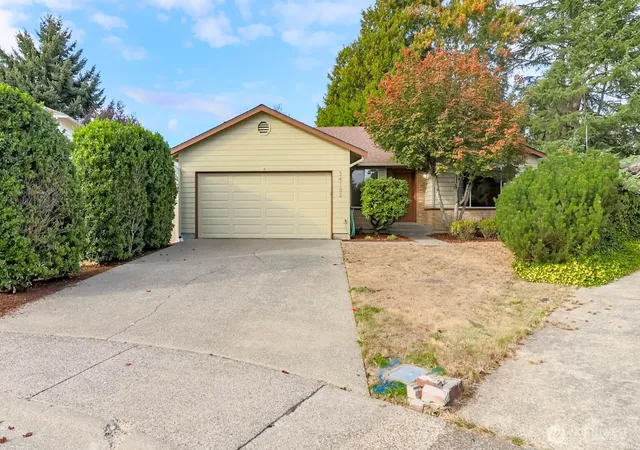 Photo 2 of Single family home for sale at 34702 31st Court Sw, Federal Way, WA 98023 | MLS# NWM2586925 | Listing updated on 2026-09-26