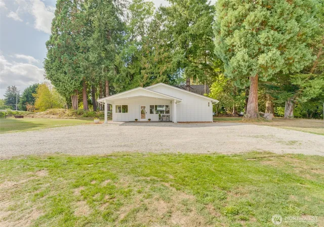 Photo 3 of Single family home for sale at 14300 Ne 172nd Circle, Brush Prairie, WA 98606 | MLS# NWM2586939 | Listing updated on 2026-10-02
