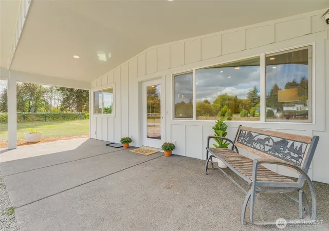 Photo 4 of Single family home for sale at 14300 NE 172nd Circle, Brush Prairie, WA 98606 | MLS# NWM2586939 | Listing updated on 2026-10-02