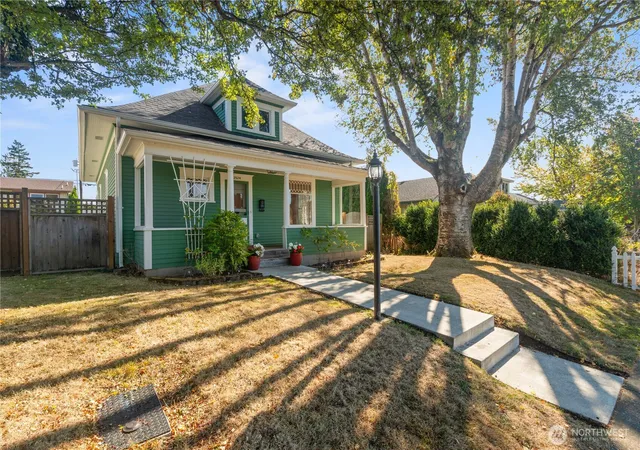 Photo 1 of Sale Pending at 2524 Franklin St, Bellingham, WA 98225 | MLS# NWM2586942 | Listing updated on 2026-09-28