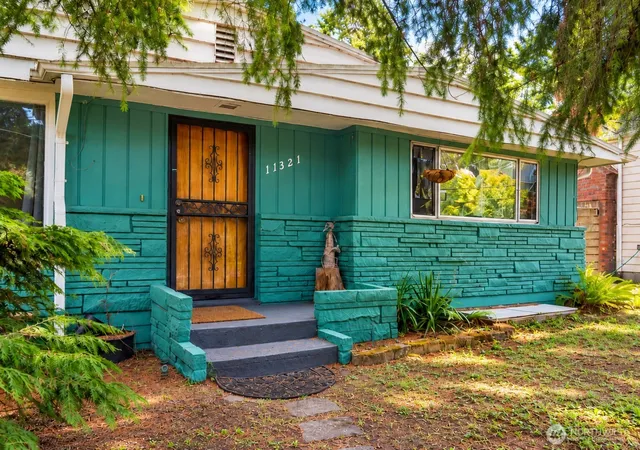 Photo 2 of Single family home for sale at 11321 30th Avenue Ne, Seattle, WA 98125 | MLS# NWM2586947 | Listing updated on 2026-09-29