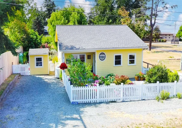 Photo 2 of Single family home for sale at 11256 2nd Street, Mount Vernon, WA 98273 | MLS# NWM2586956 | Listing updated on 2026-09-28