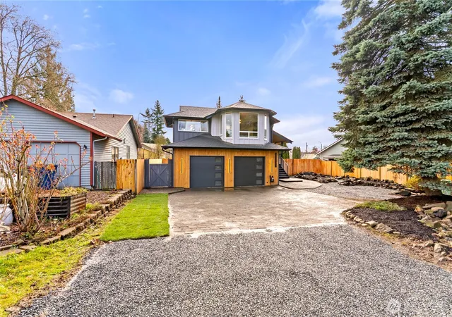 Photo 3 of Sale Pending at 20733 Elberta Rd, Lynnwood, WA 98036 | MLS# NWM2586958 | Listing updated on 2026-09-29