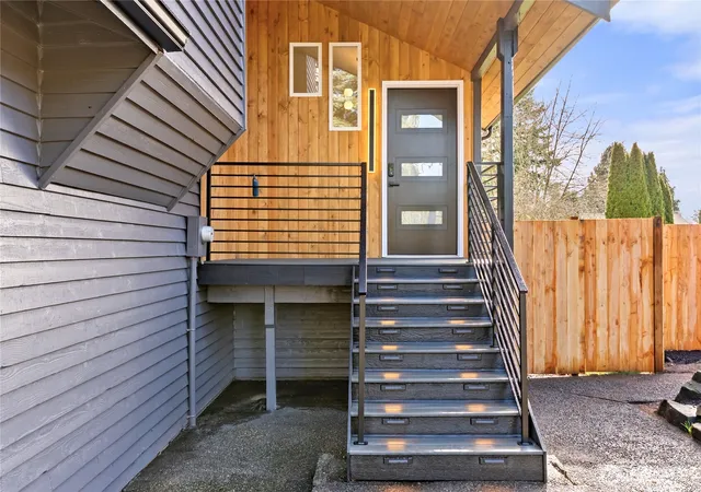 Photo 3 of Sale Pending at 20733 Elberta Rd, Lynnwood, WA 98036 | MLS# NWM2586958 | Listing updated on 2026-09-29