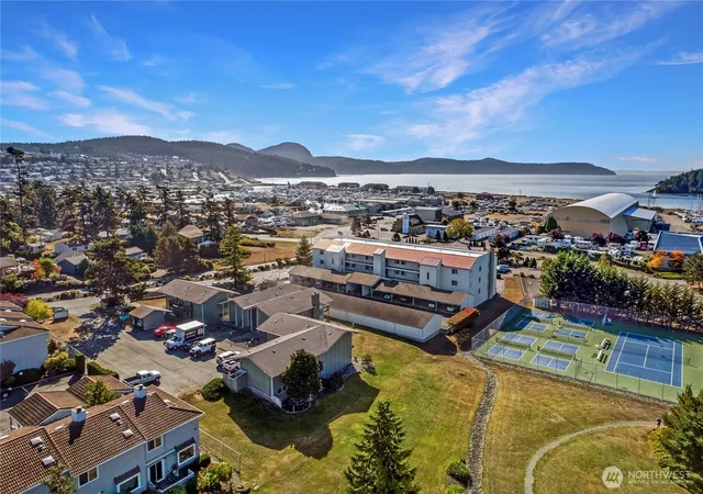 Photo 4 of Condo for sale at 1710 Skyline Way #B103, Anacortes, WA 98221 | MLS# NWM2586961 | Listing updated on 2026-09-29