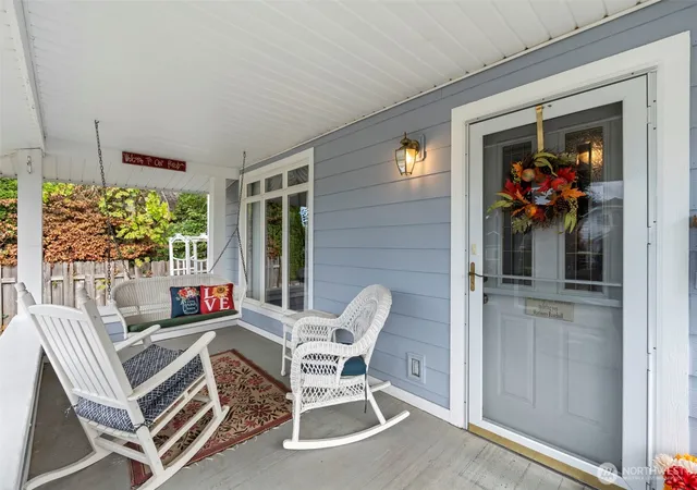 Photo 4 of Single family home for sale at 718 G St, Centralia, WA 98531 | MLS# NWM2586975 | Listing updated on 2026-09-28