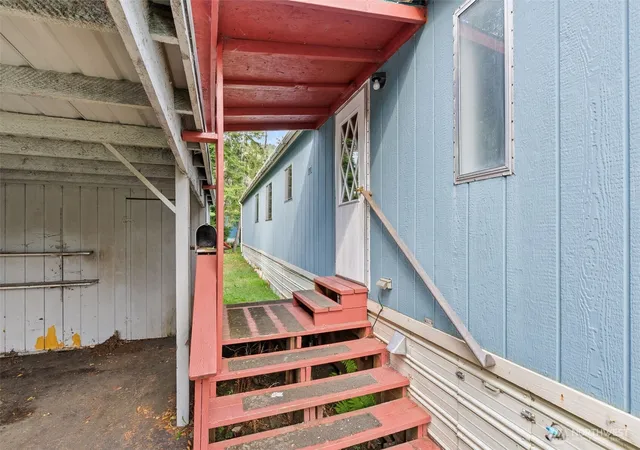 Photo 4 of Sale Pending at 850 Crescent St #53, Raymond, WA 98577 | MLS# NWM2586976 | Listing updated on 2026-10-01