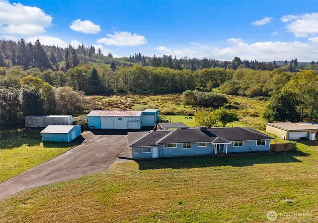 Photo 1 of Single family home for sale at 2520 Ocean Ave, Raymond, WA 98577 | MLS# NWM2586977 | Listing updated on 2026-10-01