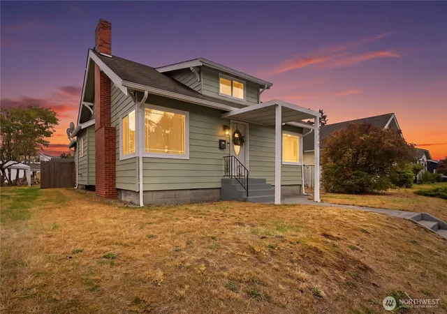 Single family home for sale at 5215 S Oakes St, Tacoma, WA 98409 | MLS# NWM2586981