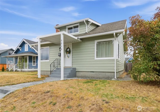Photo 3 of Single family home for sale at 5215 S Oakes St, Tacoma, WA 98409 | MLS# NWM2586981 | Listing updated on 2026-09-30